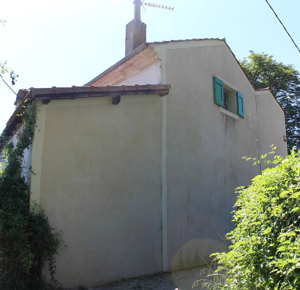 Façade du Paraïs, maison de Jean Giono à Manosque. Photographie du 10 juin 2017, avant la restauration récente.