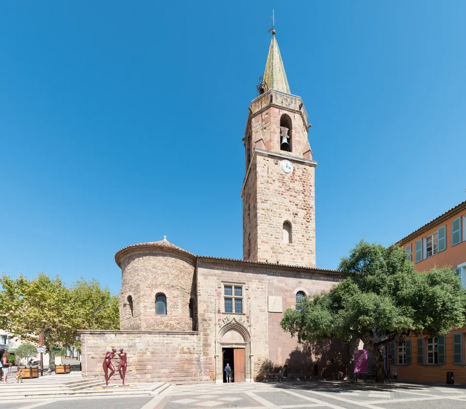 Cathédrale Saint-Léonce, dans le centre de Fréjus. Photographie du 2015-09-11.