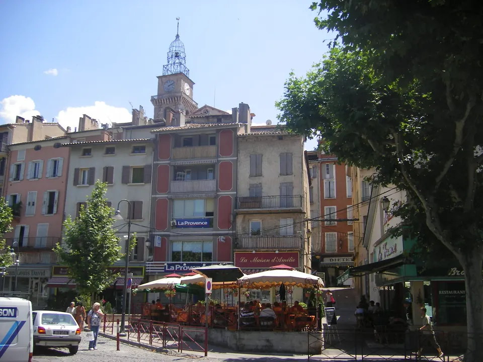 Place du Général-de-Gaulle in Digne-les-Bains, ohne Marktbetrieb
