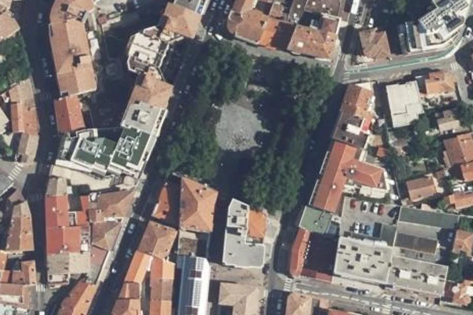Luftaufnahme des Standorts der Kunsthandwerkstreffen in der Innenstadt von Cagnes-sur-Mer