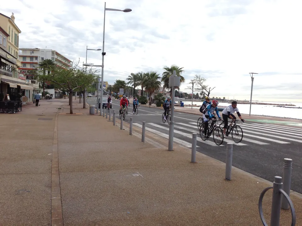 Die Promenade de la Plage in Cagnes-sur-Mer, Standort des Künstlermarktes