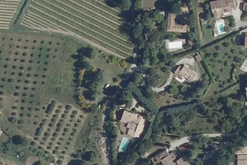 Vue aérienne du lieu de Le Jardin de la Basse Fontaine à Puyméras
