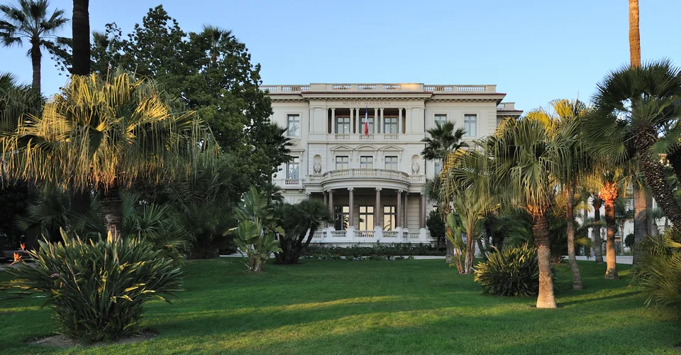 Villa Masséna et son jardin à Nice, photographiés en décembre 2009.