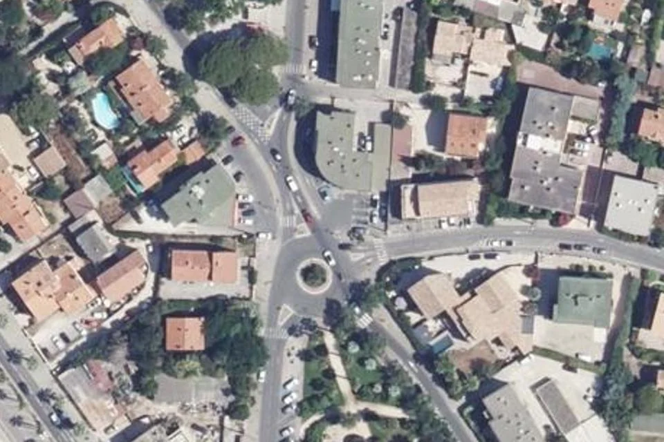 منظر جوي لموقع سوق Lônes في Six-Fours في Six-Fours-les-Plages