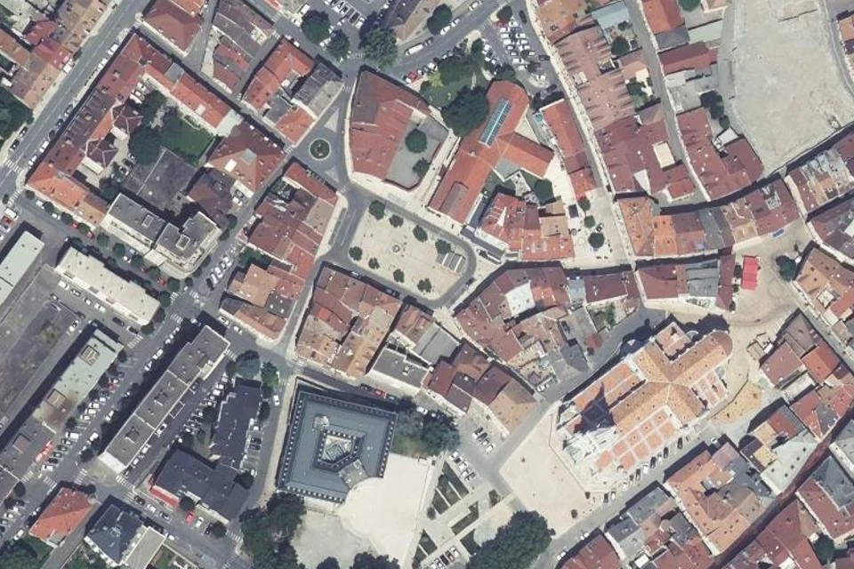 منظر جوي: Place de la République في Gap