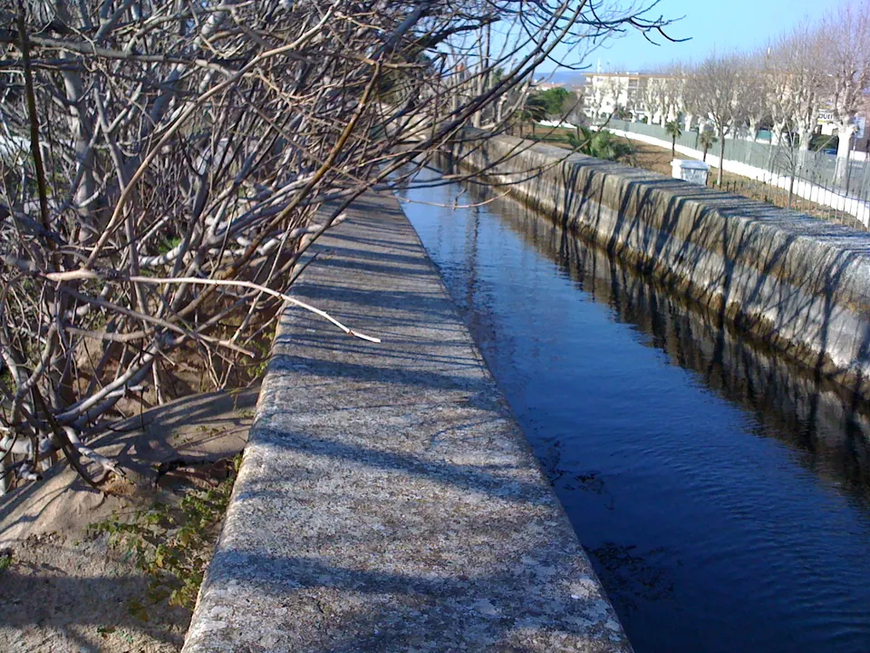 Canal Jean Natte à la sortie de La Crau