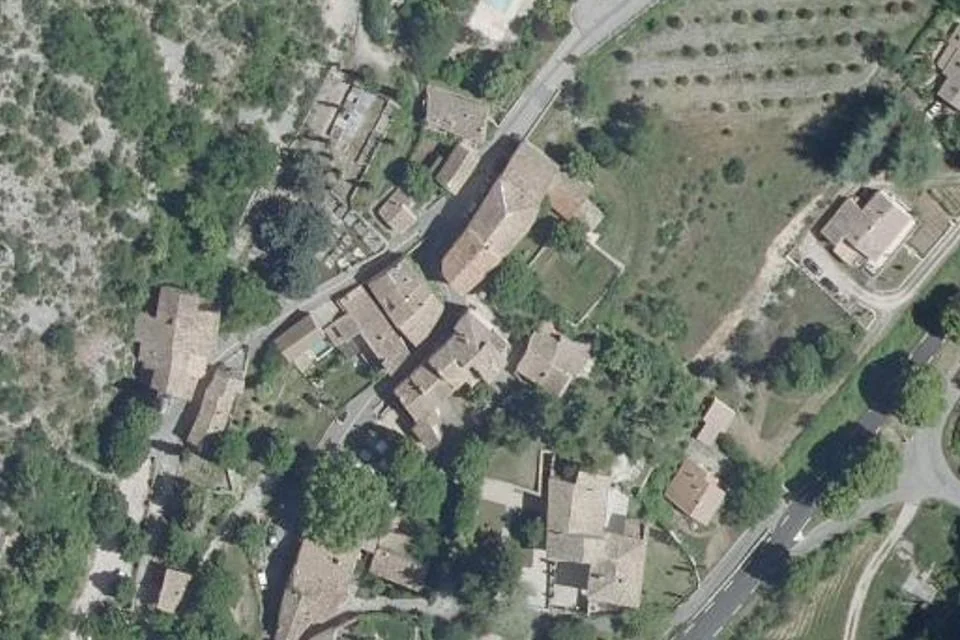 Vue aérienne du lieu de Musée de la Truffe du Ventoux à Monieux